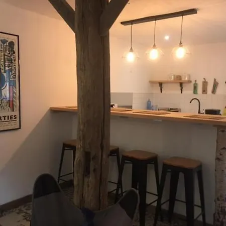 Bed and breakfast Henri 3*