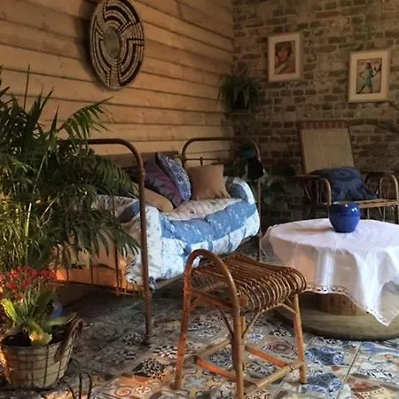 לינה וארוחת בוקר Henri